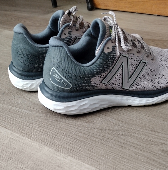 Men's New Balance Fresh Foam 680. Size 9.5 - Picture 3 of 9